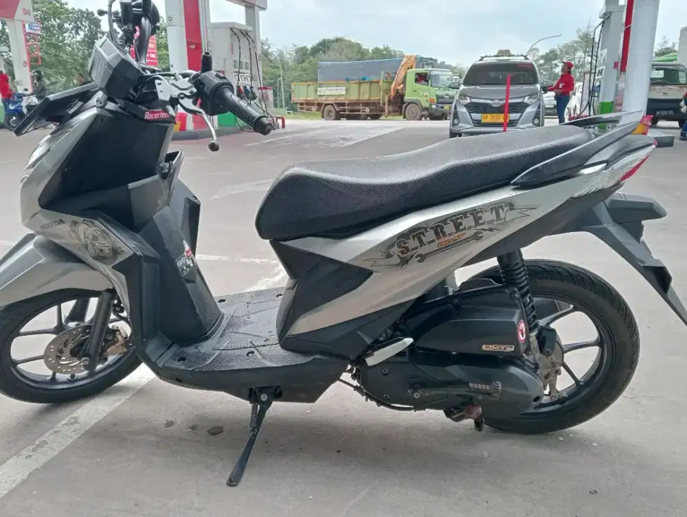 Dijual motor beat tahun 2024 cash dan kredit