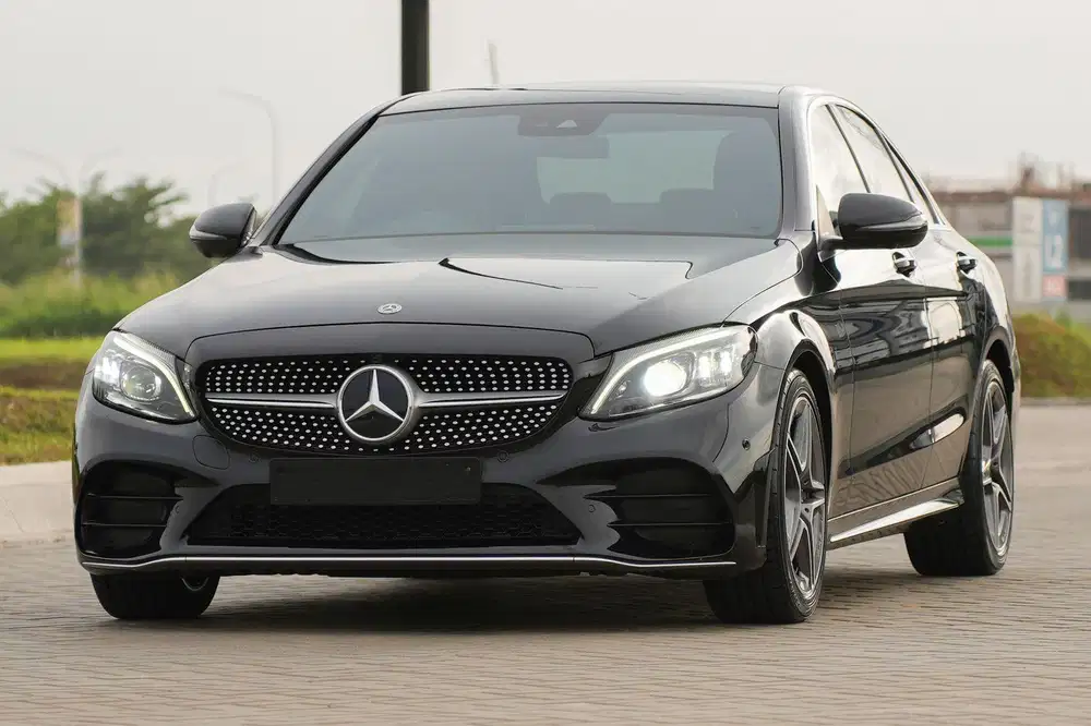 Dark Knight! Mercedes Benz C300 AMG Facelift 2019 Black 330i 320i x3