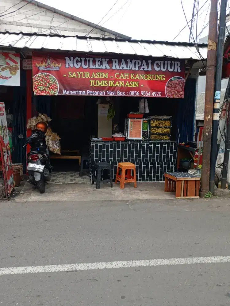 Di butuhkan staff outlet ngulekrampaicuur