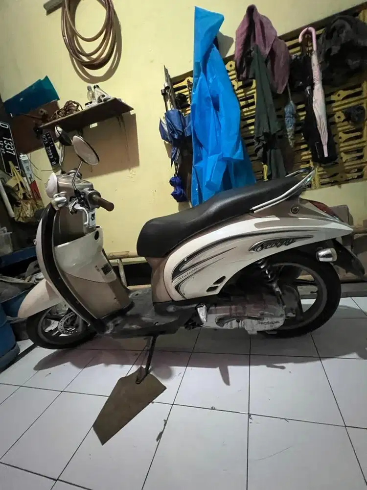 Honda scoopy 2010 putih