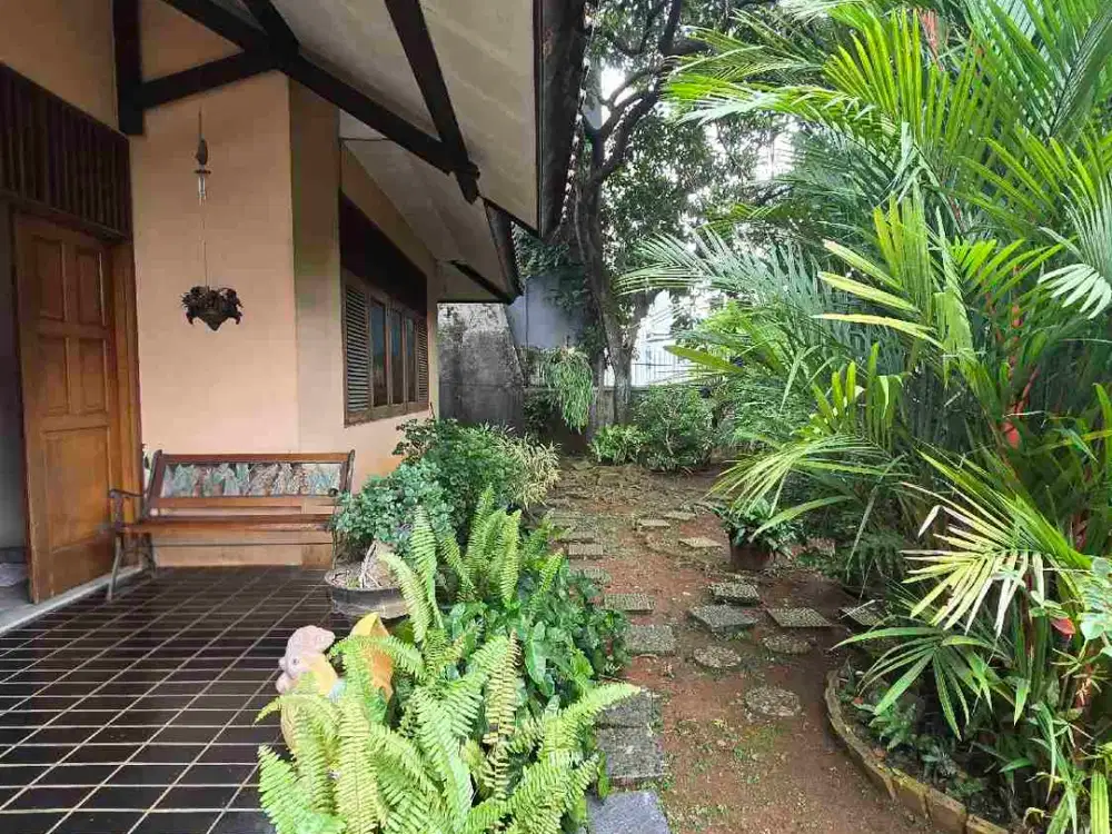 Rumah di Jalan Taman Gandaria, Asri, Dekat ke Mall Gandaria City