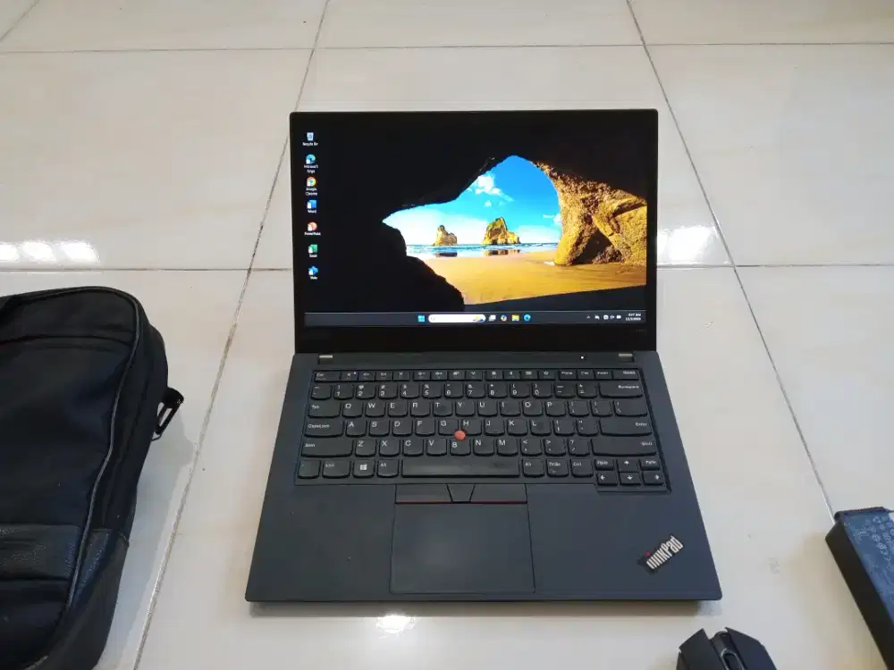Laptop lenovo thinkpad T490 i5 gen 8 ssd ngebut