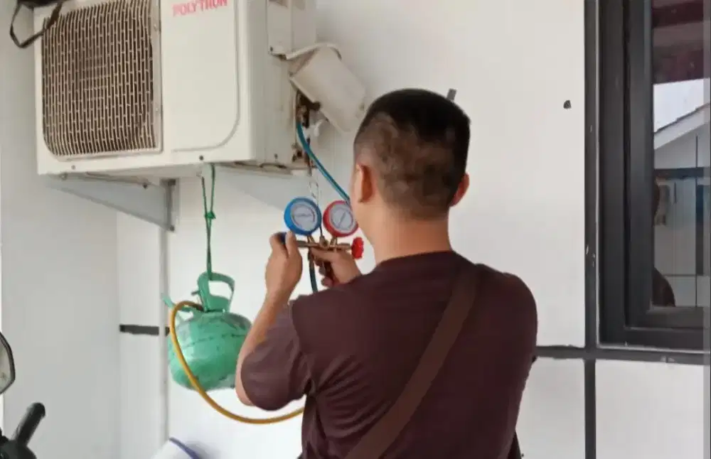 Jasa service AC,kulkas 24 jam,bongkar pasang AC baru/bekas.