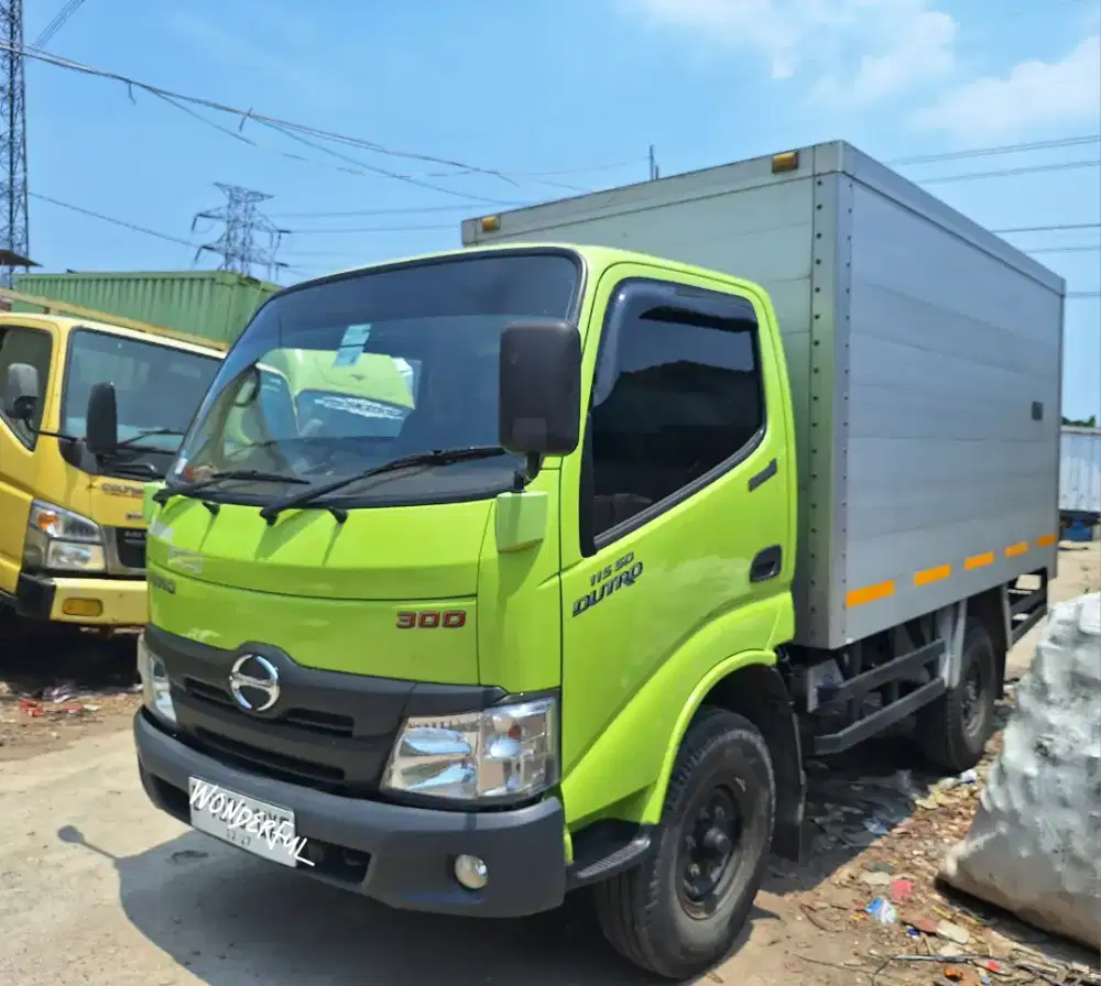 Hino Dutro 4ban 115SD Box Alum JumboFullors BioSolar Colt Diesel Turbo