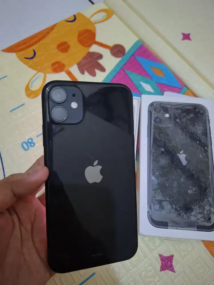 Dijual ip 11 128 gb garansi ex ibox