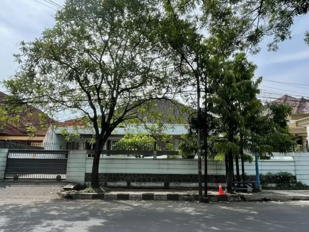 Rumah Mewah Old Money Vibe di Gunung Gunung Klojen Malang