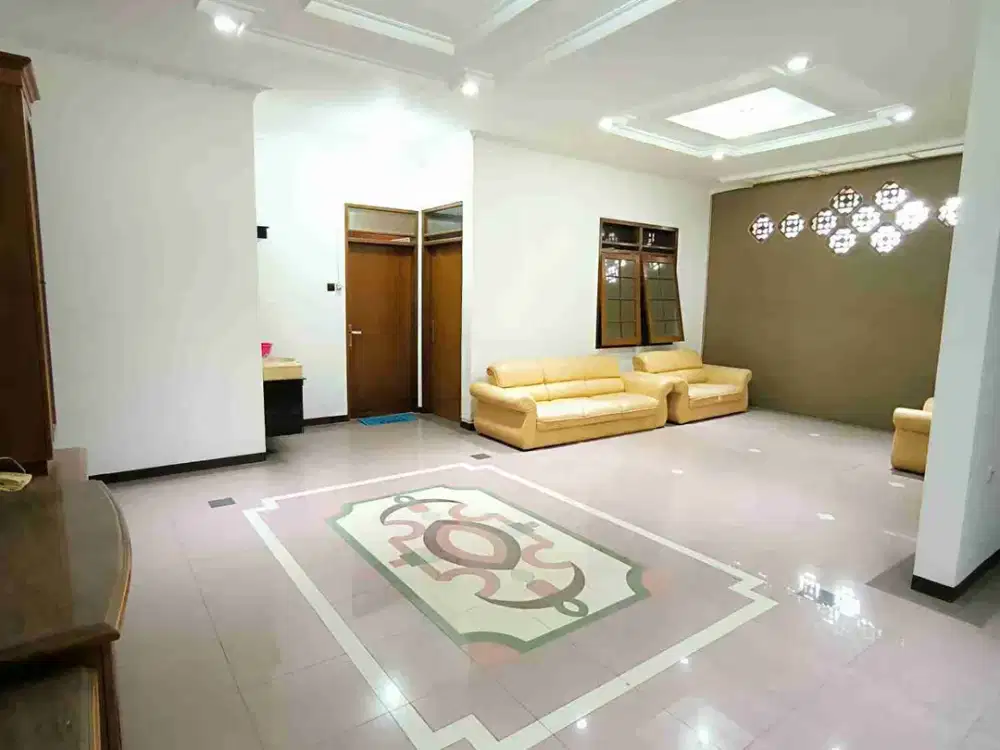 sewa murah rumah di perumahan elite batu Nunggal