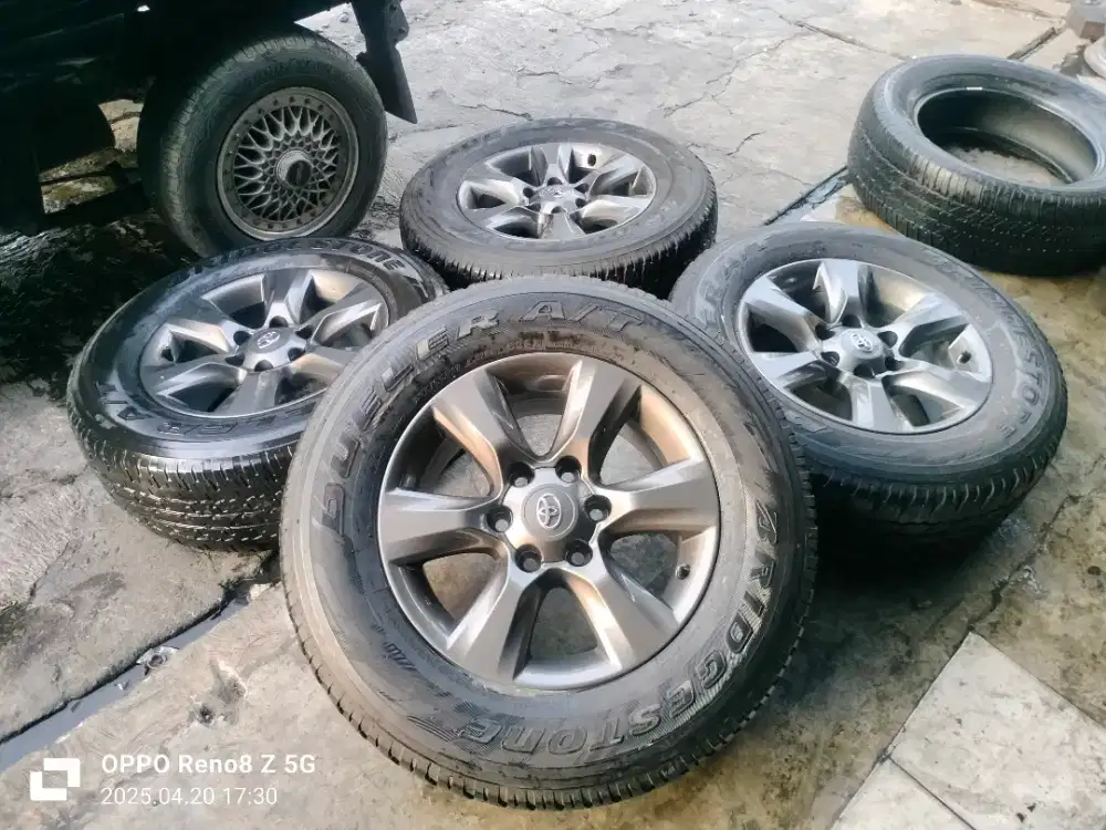 Jual vleg OEM Prado R17 pcd 6x139 kond mulus co2k buat Fortuner hiluk