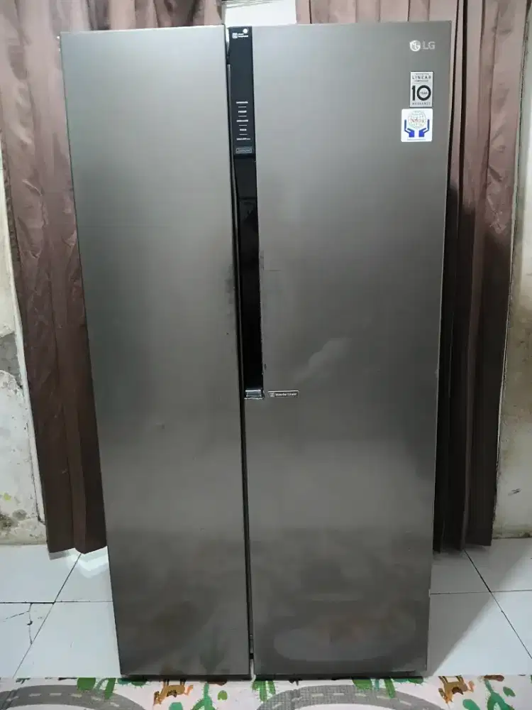 Dijual kulkas side by side LG kondisi masih normal semua