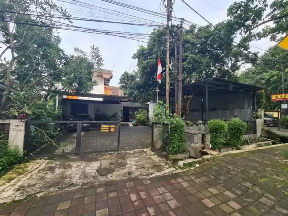 Rumah hitung tanah strategis cocok untuk cafe kantor dan restoran lokasi sayap riau murah jarang ada