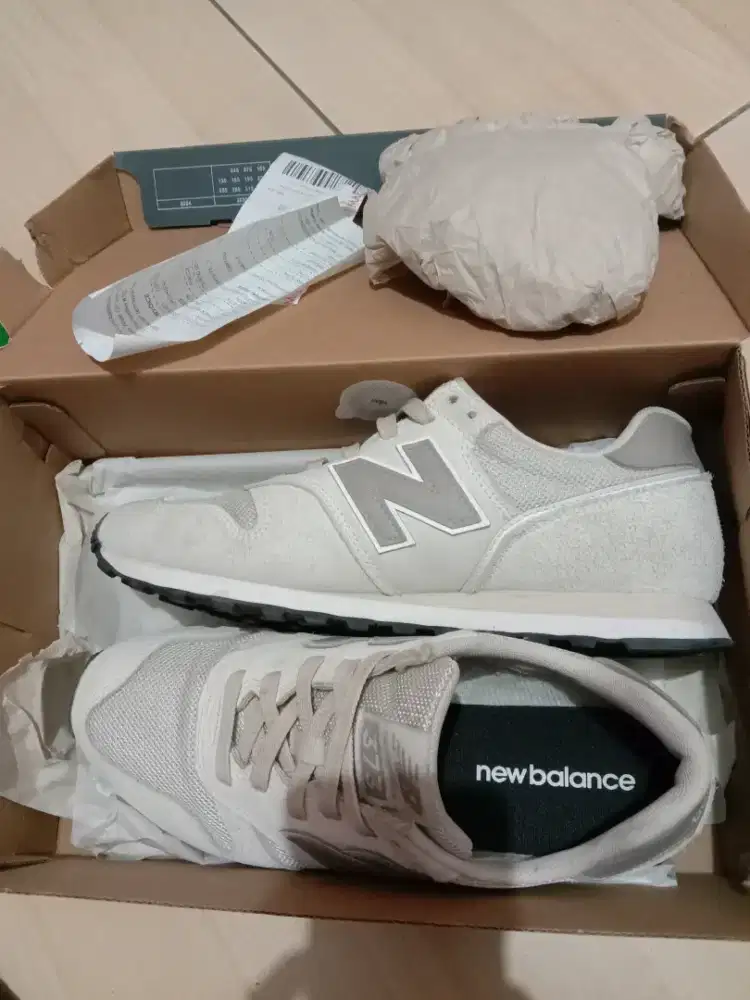 Like new sepatu new balance 373 white