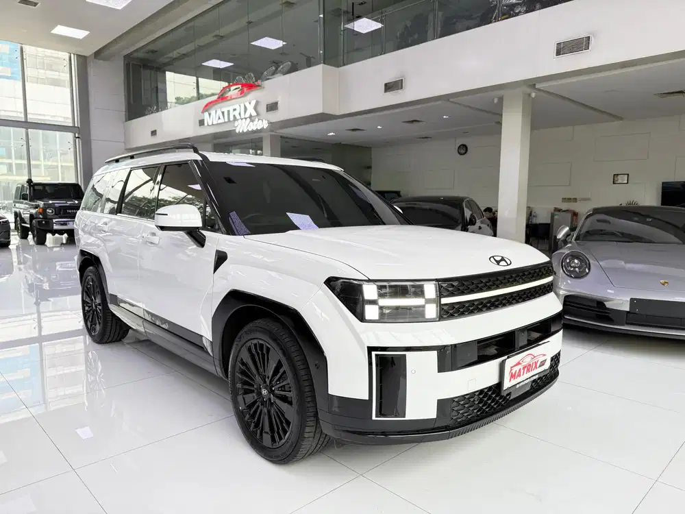 Hyundai Santafe Caligraphy hybrid 2024 White KM Low 4rb Like New