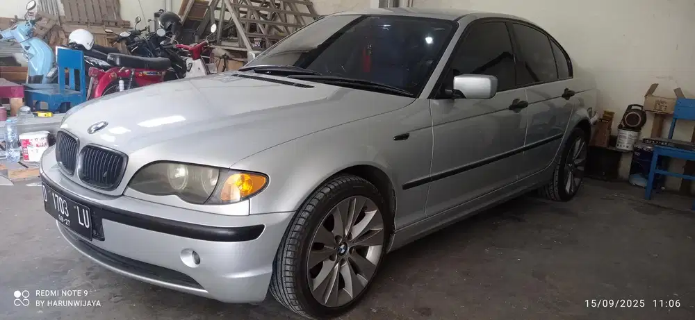 BMW 318i 2003 Bensin