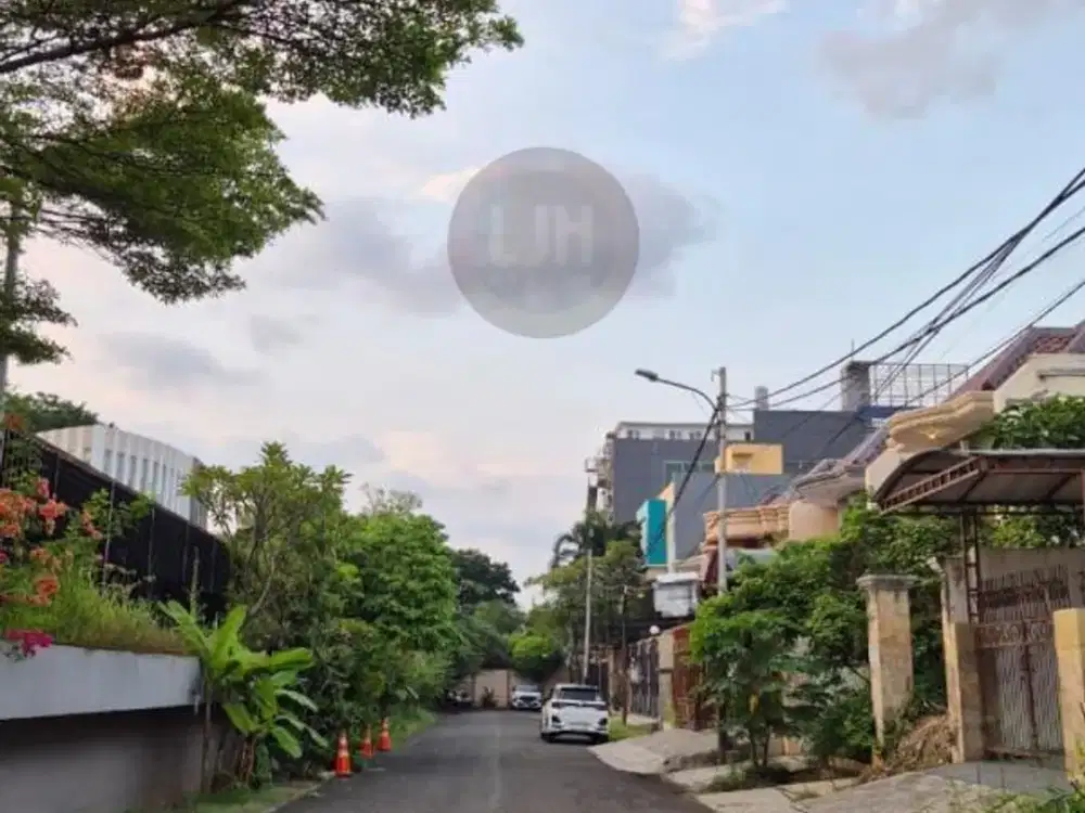 Rumah di lokasi bisa untuk tempat usaha di jl Pelepah Elok Kelapa Gading