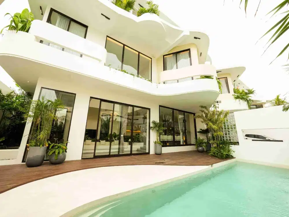 Dua Unit Vila Mewah Baru Lokasi Premium Dewi Sri Kuta Bali