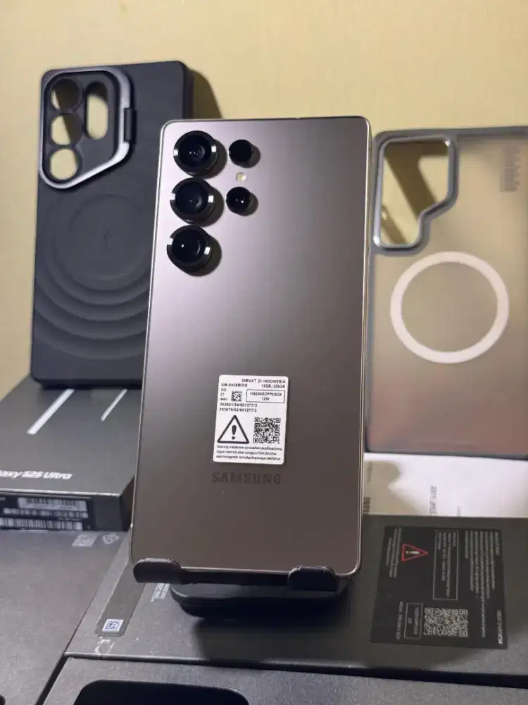 Samsung S25 Ultra Titanium Gray 12/256 GB Garansi Aktif