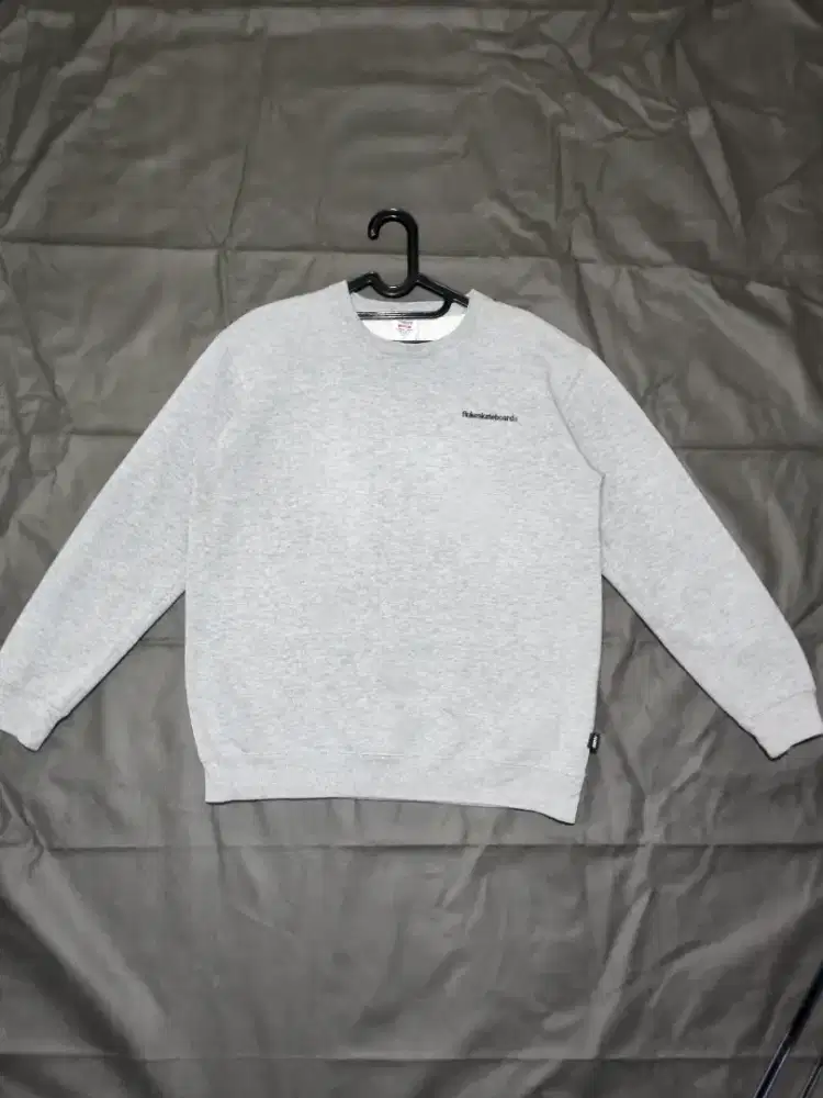 Crewneck Fluke Skateboard
