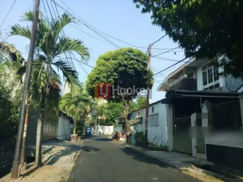 Rumah 2 Lantai Di Jalan Sumbing, Area Jakarta Selatan