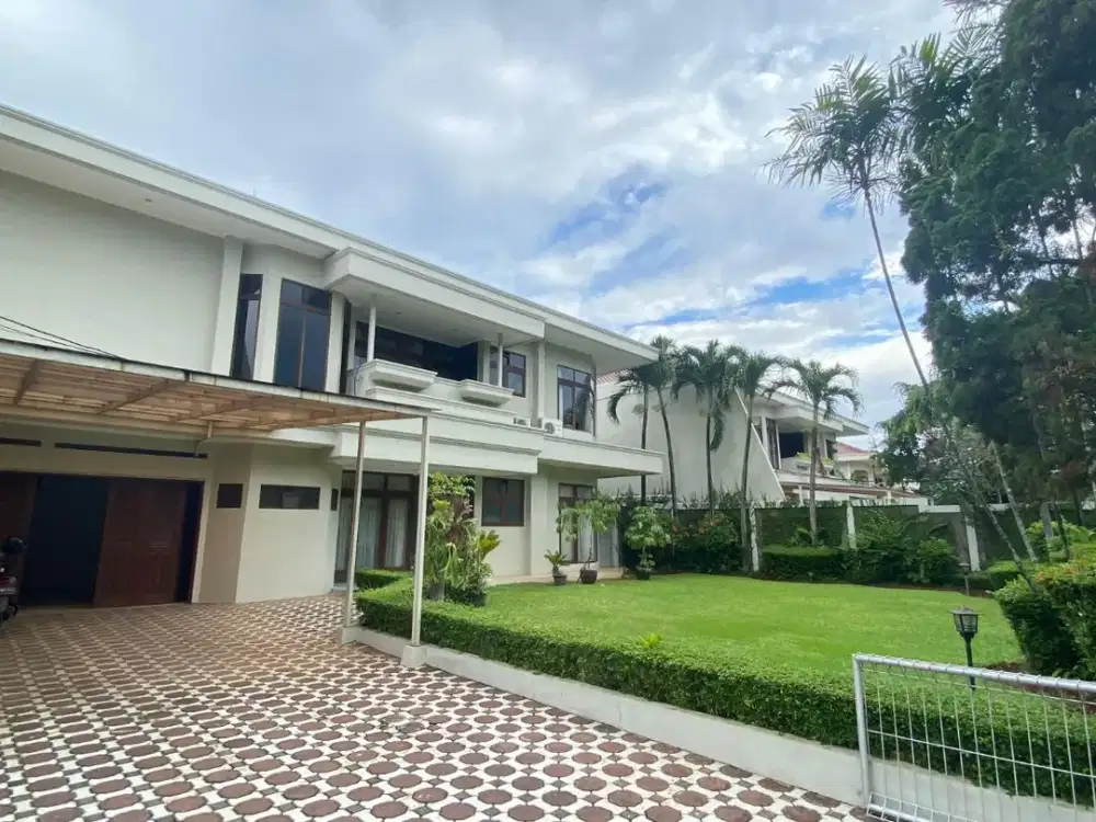 Disewakan Rumah 2 Lantai Bisa Untuk Kantor Lokasi Strategis