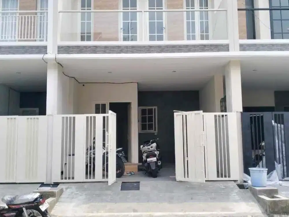 rumah baru 2lt rungkut Sby 1M an mewah