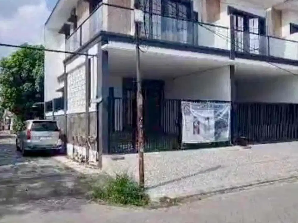 rumah baru 2lt tengah kota Sby 1M an