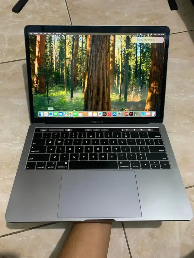 Macbook pro 2019 touchbar 8/256