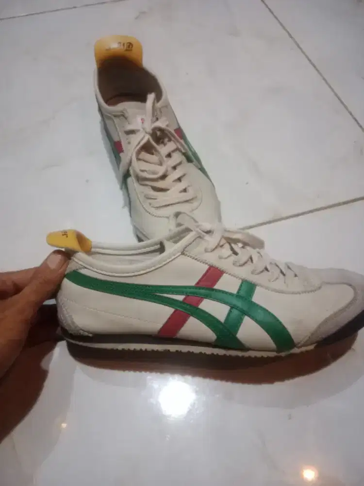 Onitsuka tiger size 42