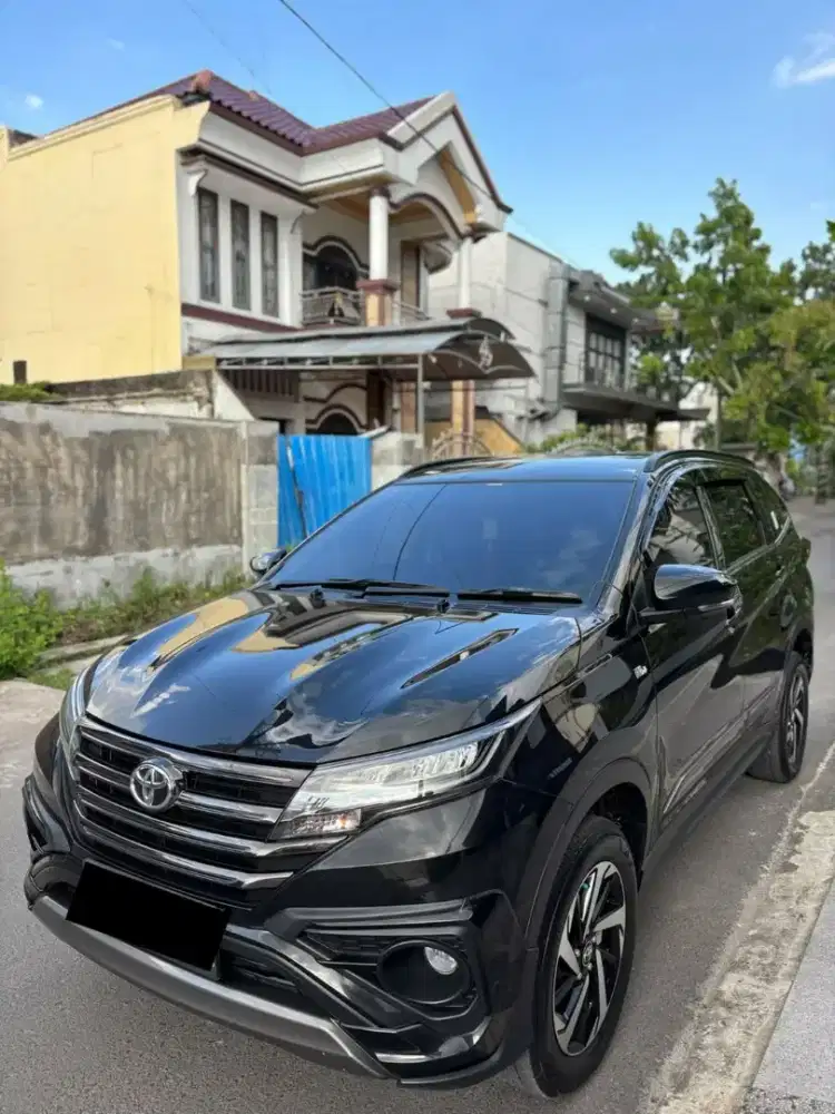 Toyota RUSH GR 1.5 Manual 2021