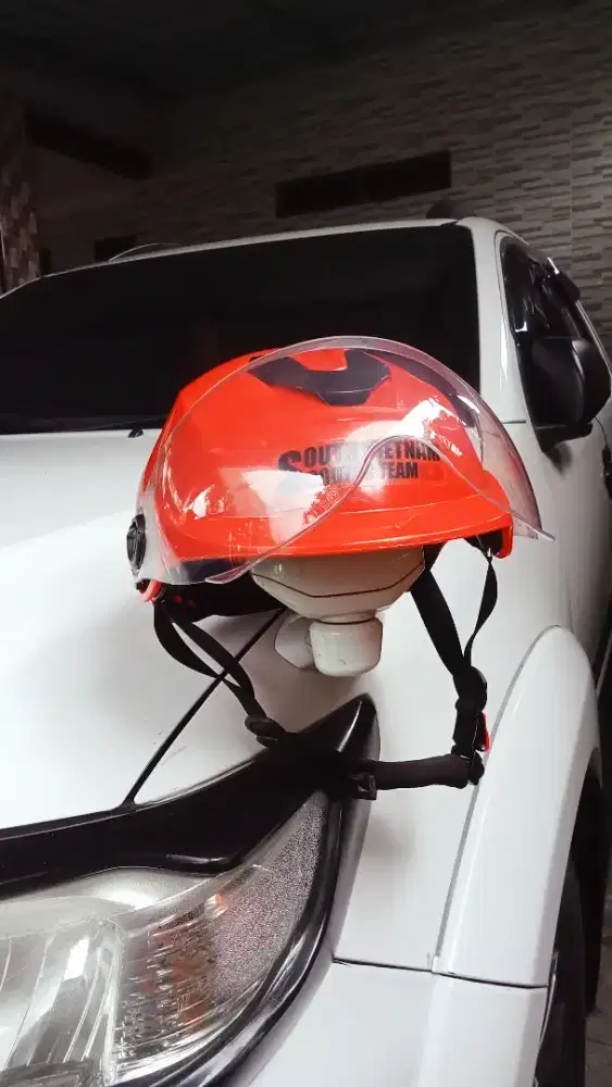 Dijual helm pribadi Vietnam style kondisi masih baru siap pakai bosku