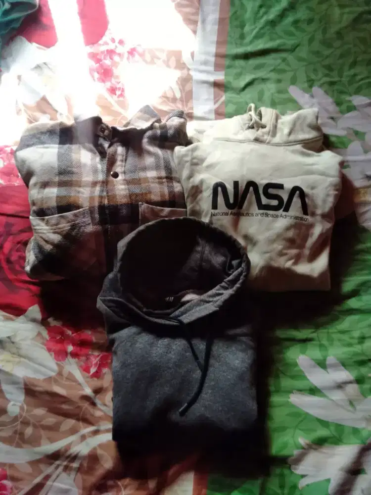 Jaket Flannel dan Hoodie HnM