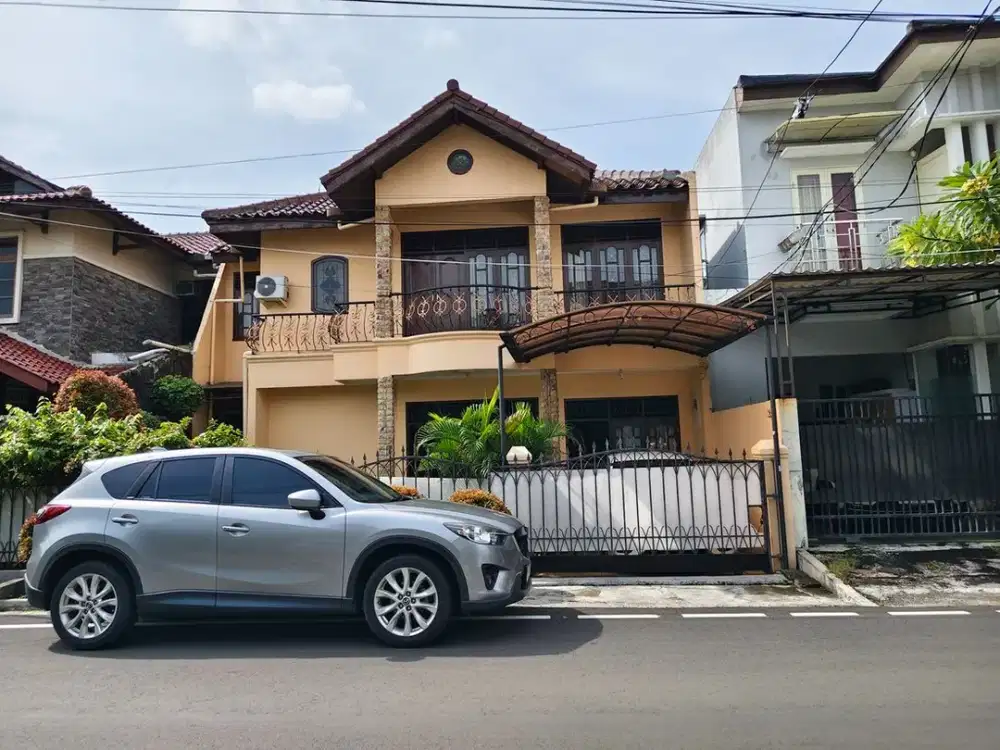Rumah Duren Sawit Kimia Farma : 2 Lantai, LT 176 m2, Tdk Banjir, Jalan 3 Mobil