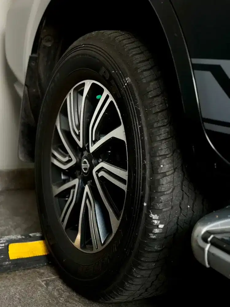 JUAL NISSAN TERRA 2019 VL A/T  HITAM SUV (Sport Utility Vehicle)