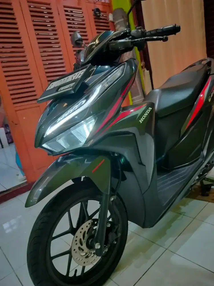 Honda Vario 125 th 2019 kilometer 10 ribu perak BS TT