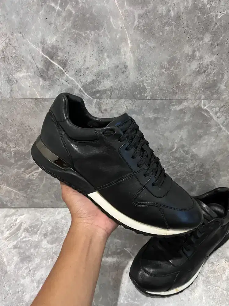 Sepatu Louis Vuitton Original sneakers casual lv bekas not gucci prada