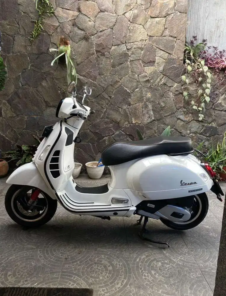 Vespa LX 125 Iget tahun 2021 komplit