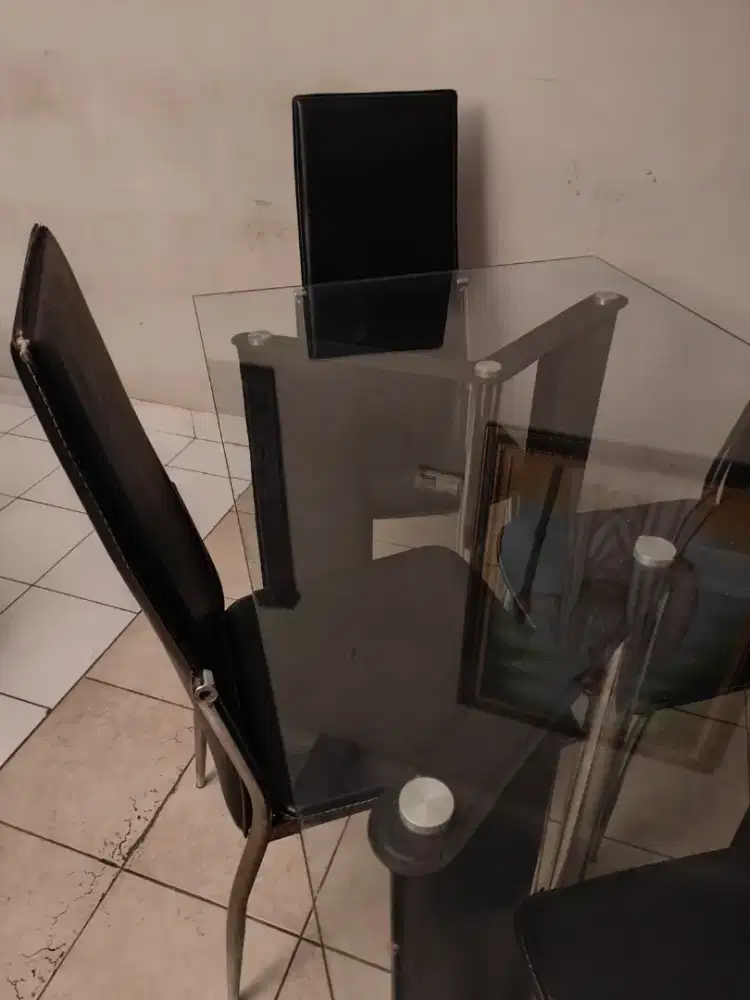 2 set meja makan minimalist