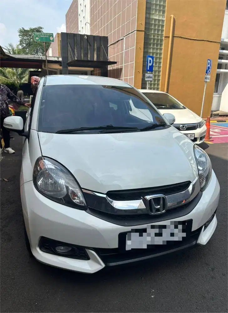 MOBILIO HONDA PUTIH 2015 (1.5 E MT)