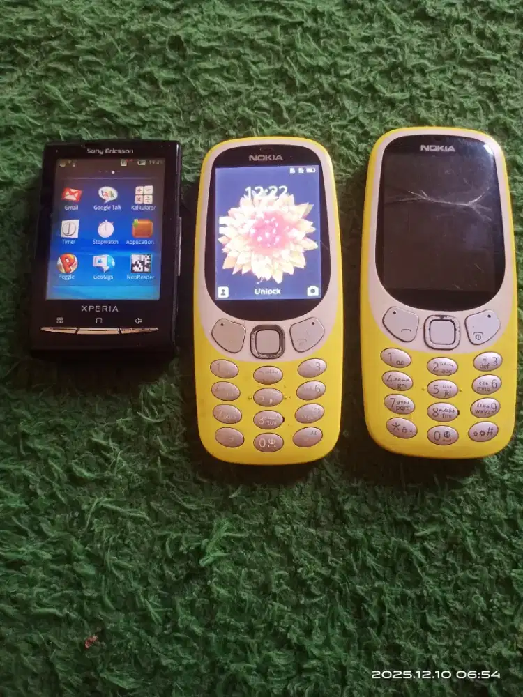 Nokia 3310 versi 3G Sony Ericsson XPERIA