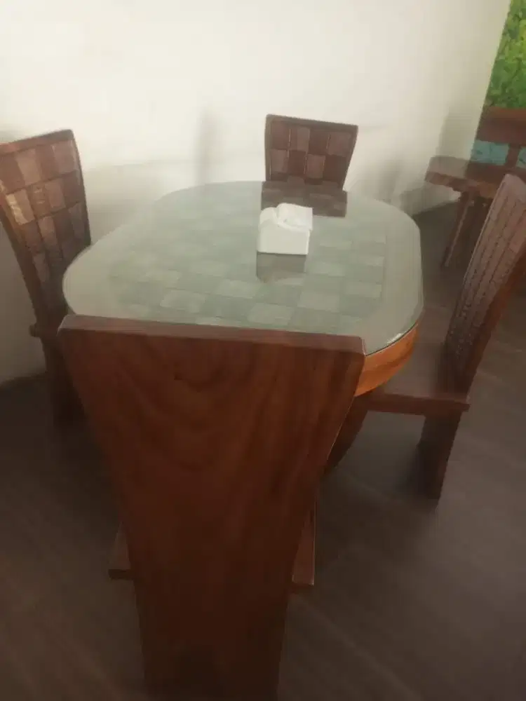 Meja makan kayu jati