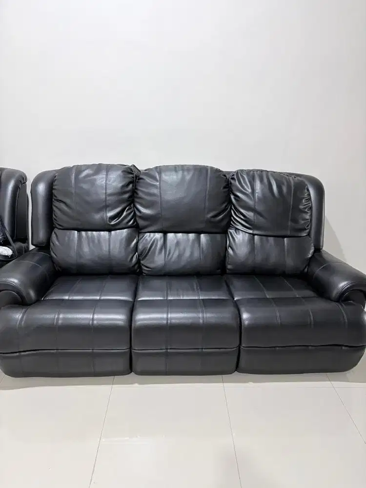 Sofa kulit layak pakai