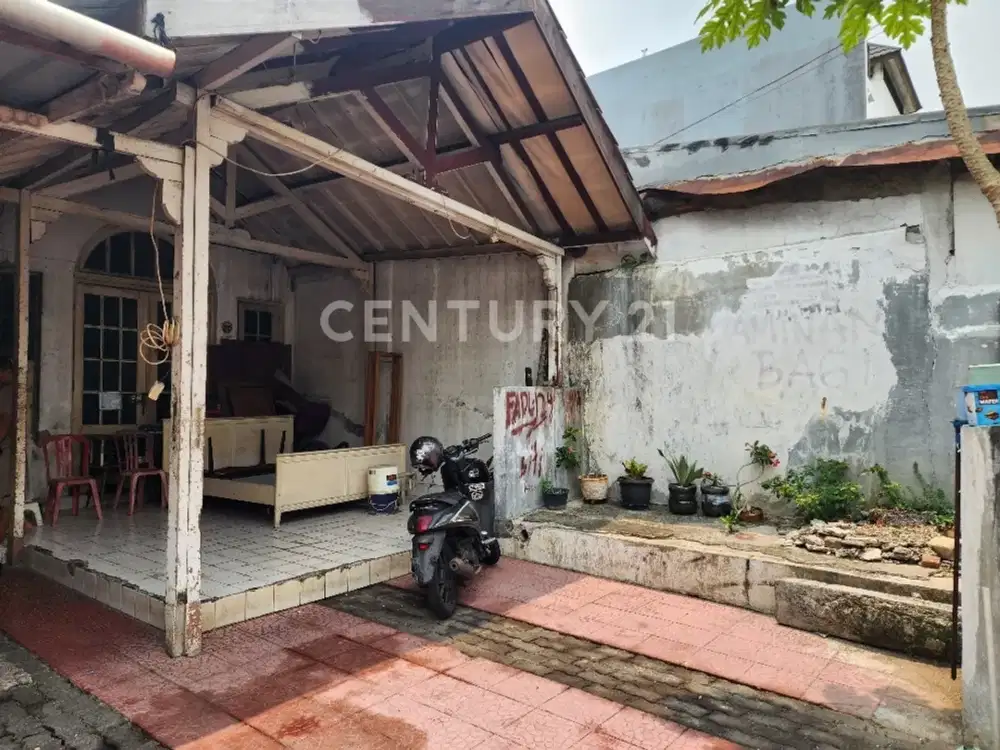 Rumah Lama Di Lokasi Strategis Dijual Di Menteng, Jakpus