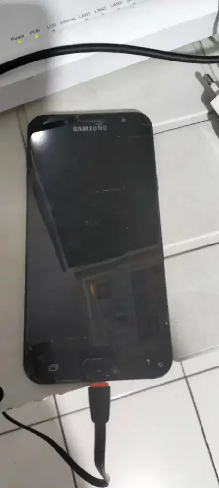 Jual hp Samsung j7 keadaan gak nyala