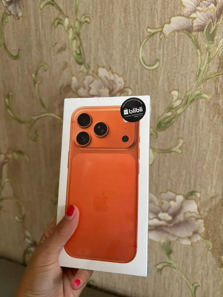 Iphone 17 Pro BNIB (orange)