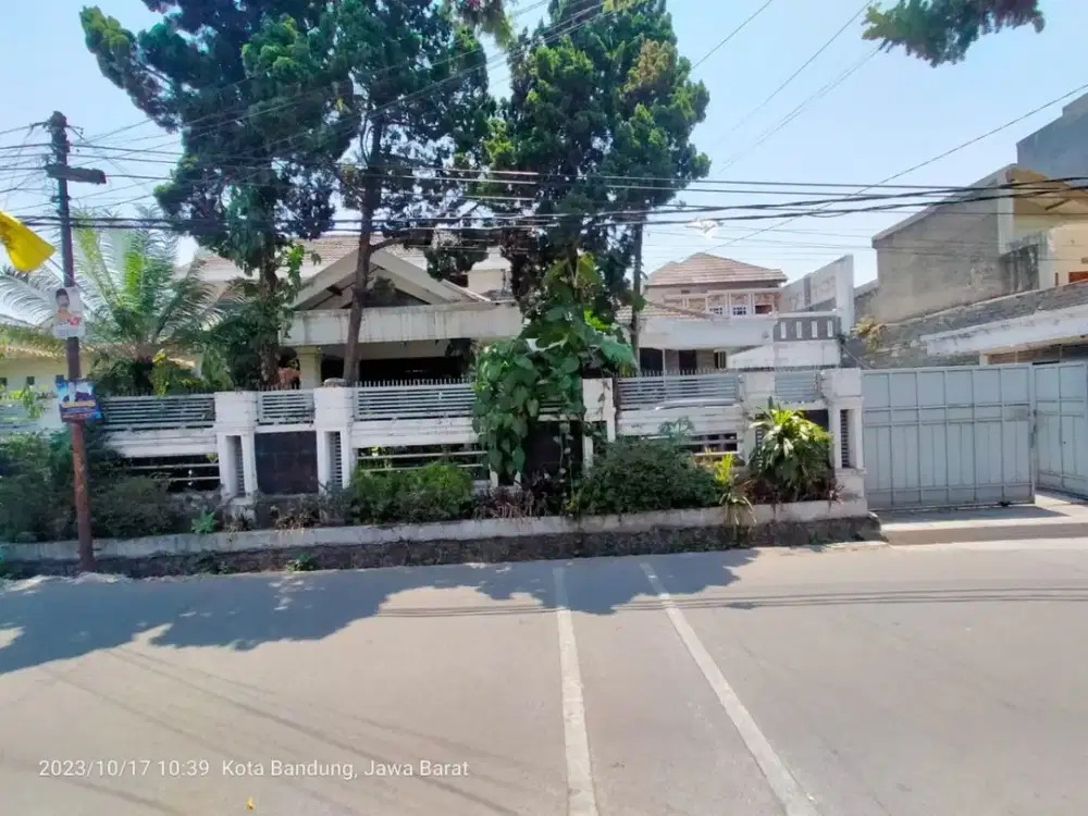 RUMAH MEWAH STRATEGIS DI SUKAJADI DEKAT TOL PASTEUR , PVJ BANDUNG