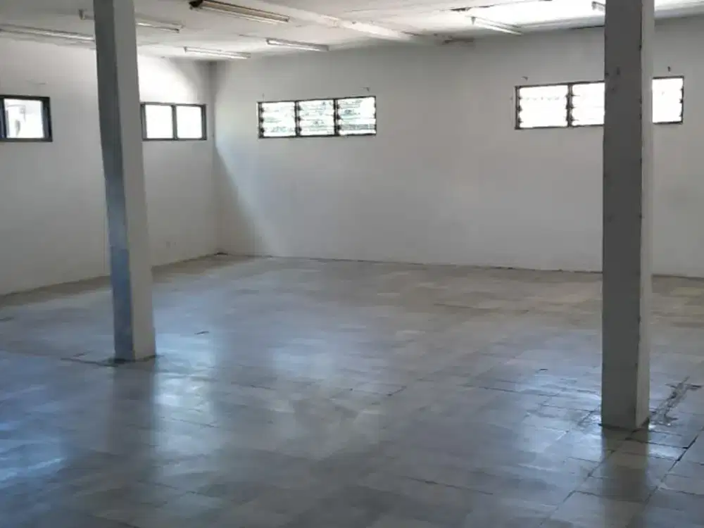 Gudang murah di Kuningan Jakarta Selatan (Jl. Tiong) uk. 1014m 2 lantai, di bawah NJOP, 3 menit ke ITC Kuningan