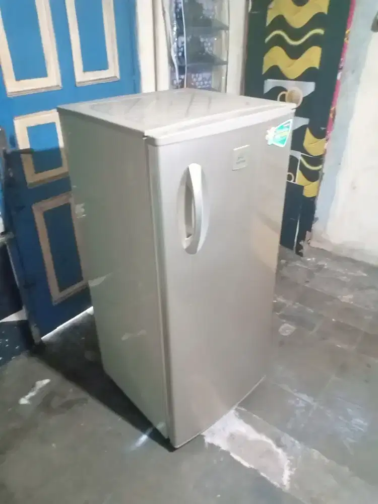 Jual kulkas Polytron 1 pintu mesin ori dngin beku bisa di antar