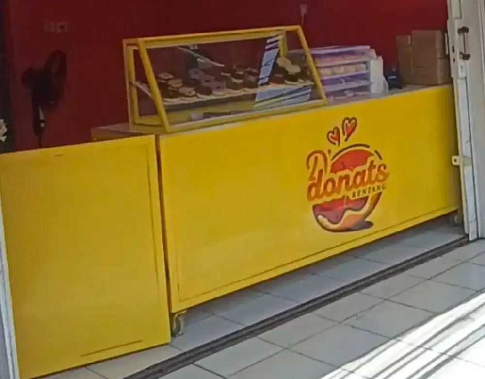 Dijual meja/gerobak dan etalase