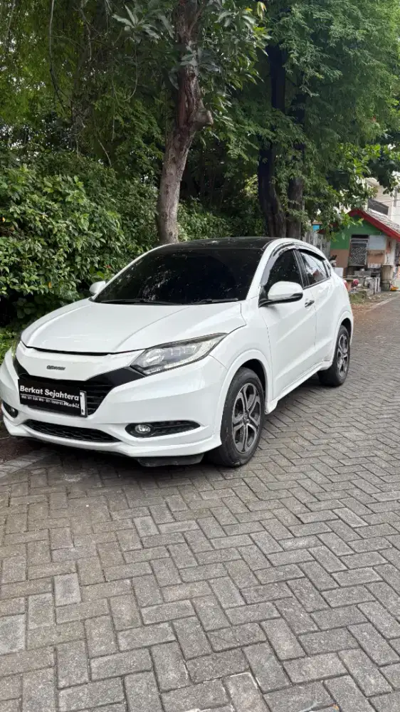 Honda HR-V 1.8 Prestige AT 2015 km 60rb TDP 35 juta