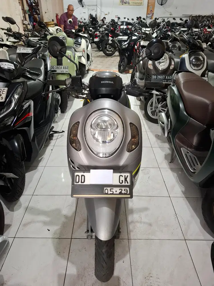 Honda Scoopy 110cc 2024 silver