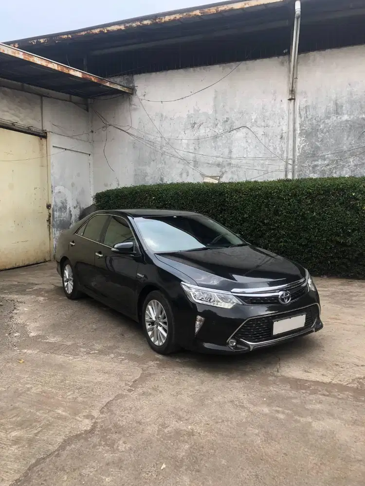 DIJUAL CEPAT TANGAN PERTAMA TOYOTA CAMRY 2.5L HYBRID A/T 2017 BANDUNG